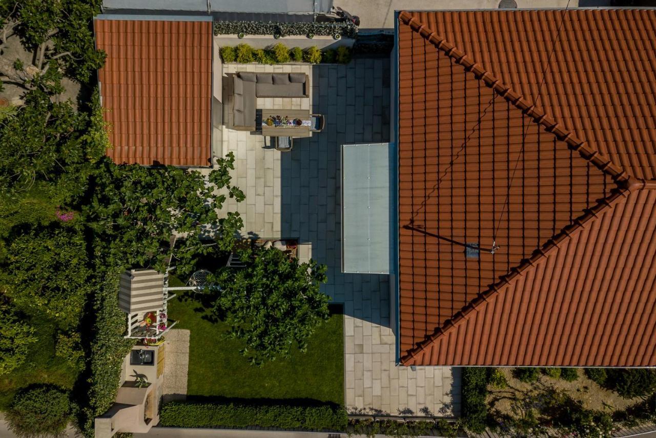 Villa Katess With Heated Pool スプリト エクステリア 写真